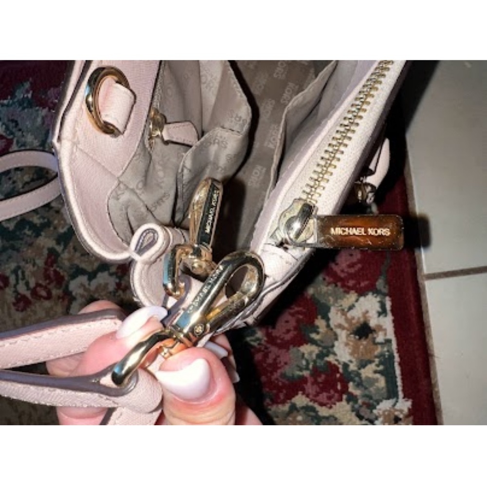 Michael Kors Saffiano satchel; NEEDS PROFESSIONAL CLEAN! With crossbody strap - Picture 7 of 13